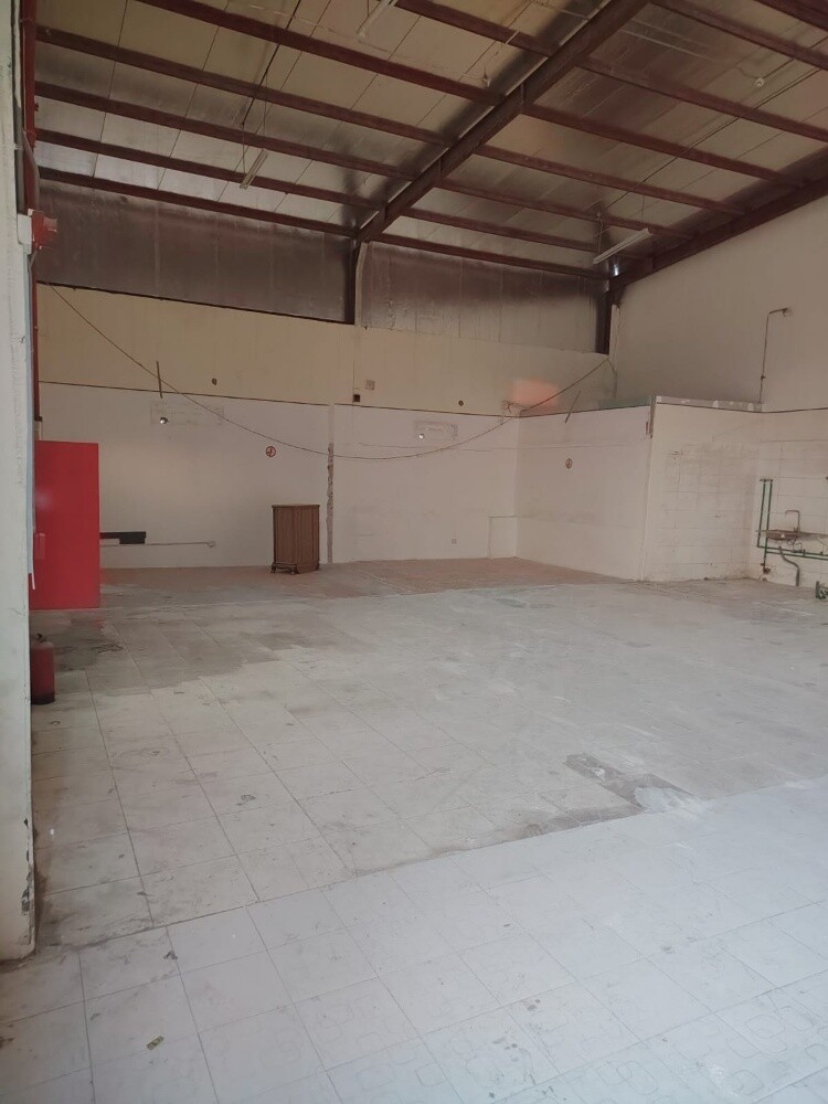 store for rent - 1