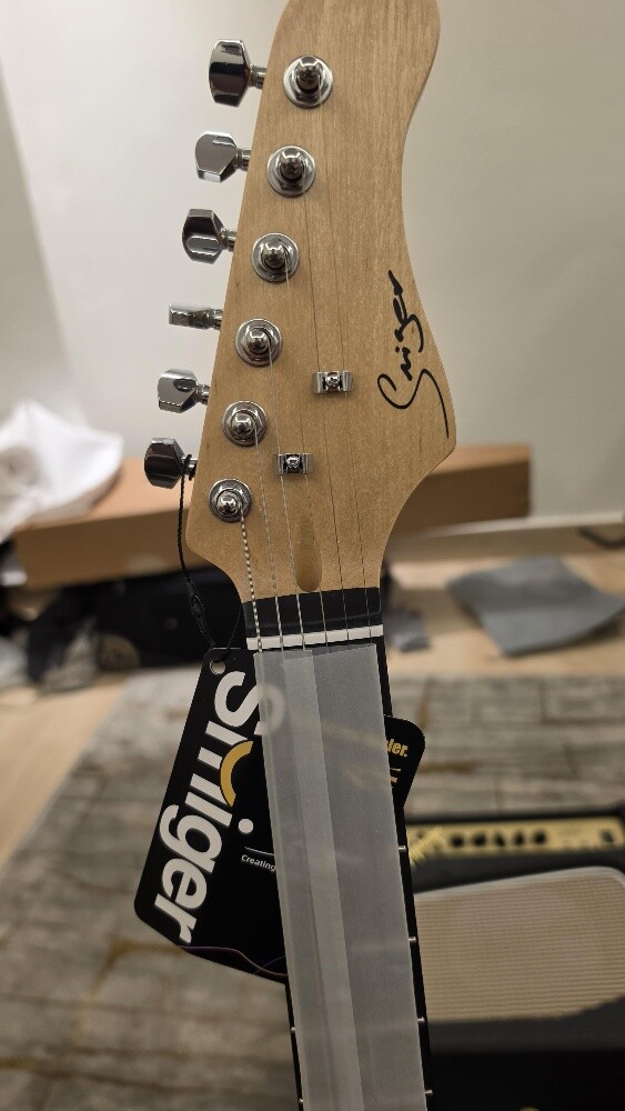 Smiger Guitar & Amp Set - 8