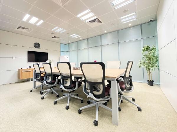 PREMIUM PRIVATE OFFICE FOR RENT - 4