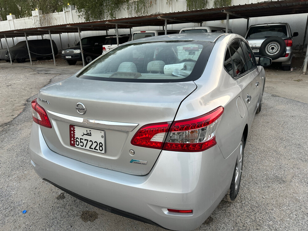 Nissan Sentra - 4