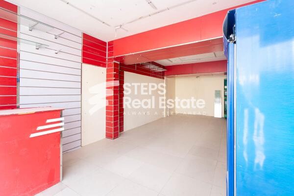 fitted shop in Izghawa - 3