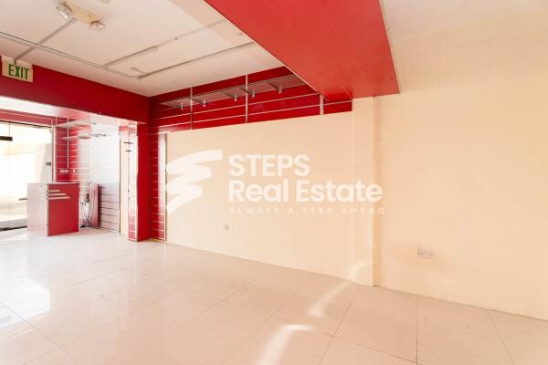 fitted shop in Izghawa - 7