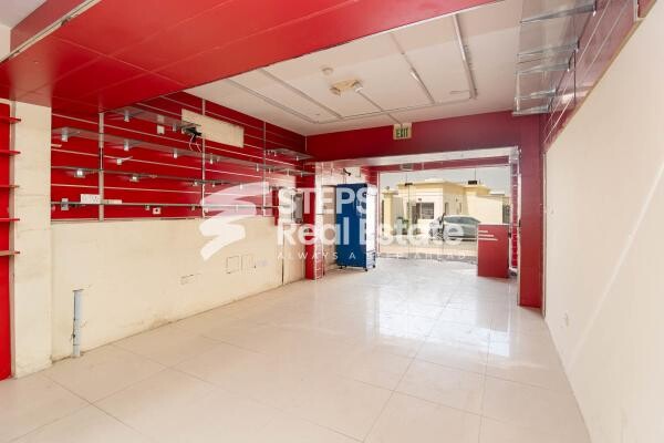 fitted shop in Izghawa - 4