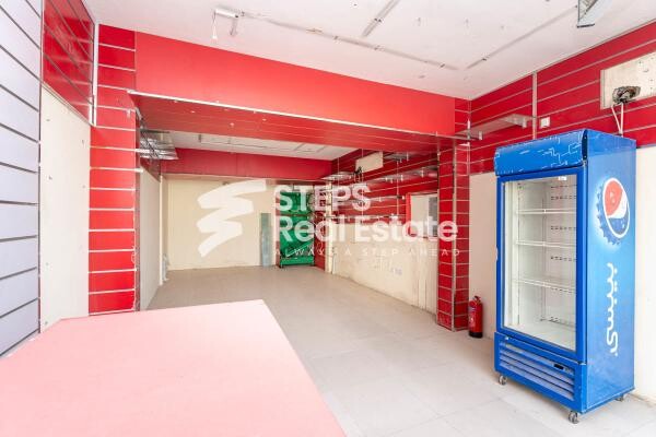 fitted shop in Izghawa - 2