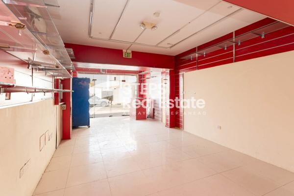 fitted shop in Izghawa - 6