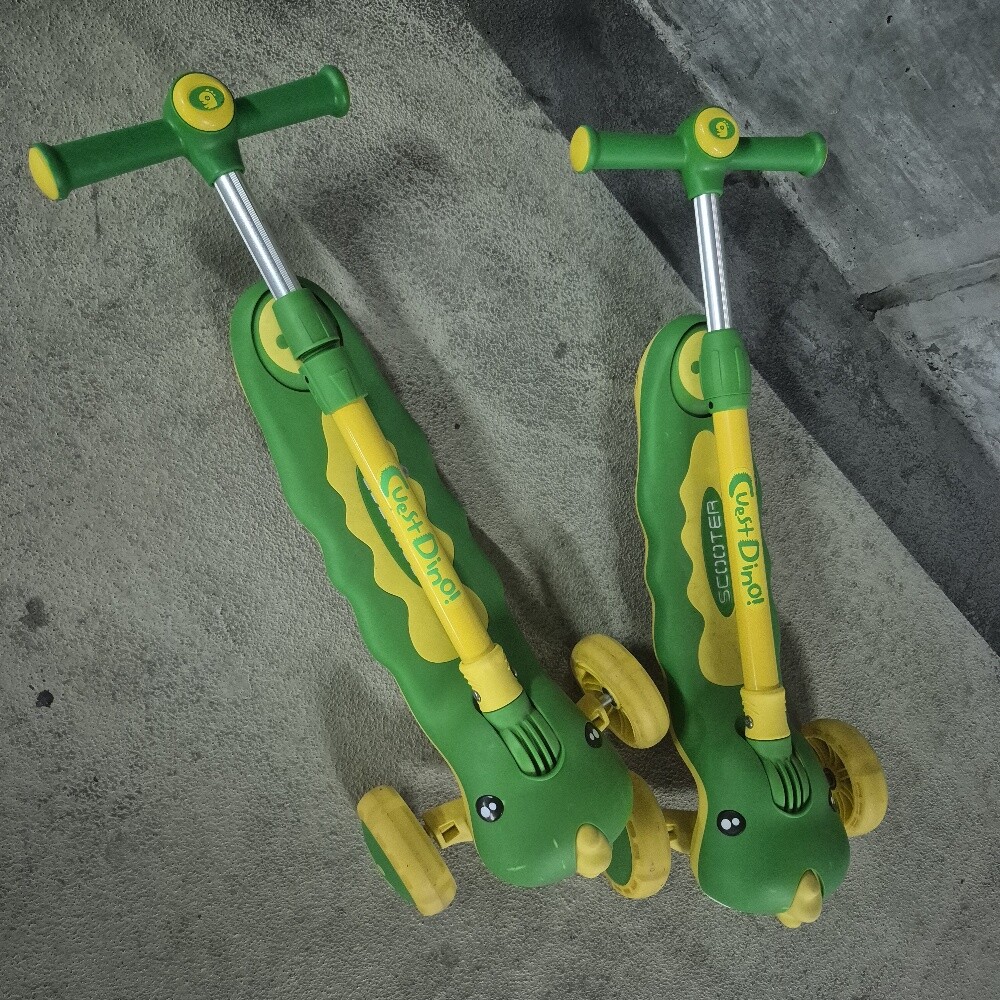 Scooter less use with music Qty 2 - 1