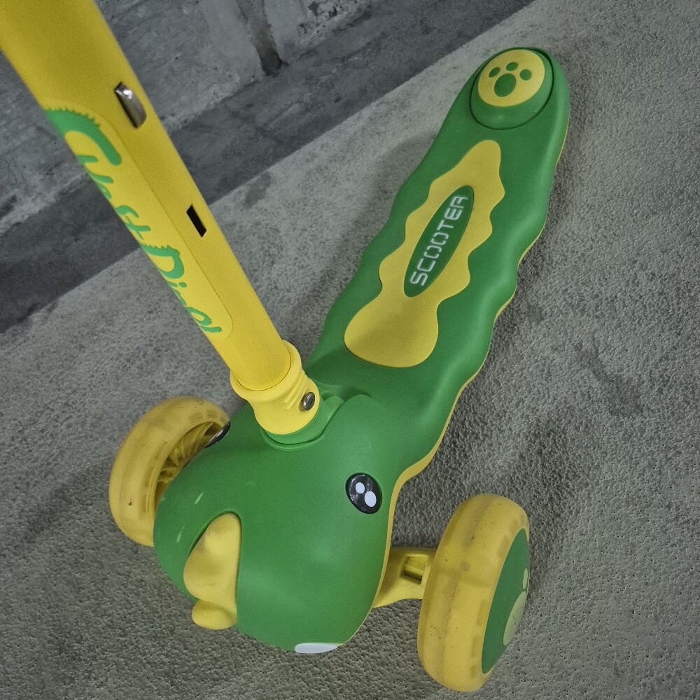 Scooter less use with music Qty 2 - 3
