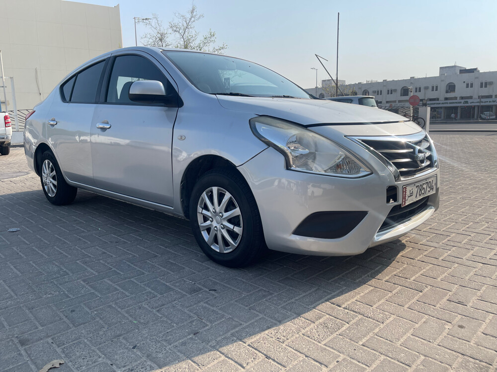 A Nissan Sunny car  - 4
