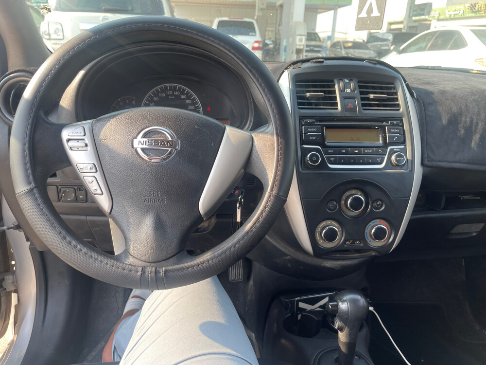 A Nissan Sunny car  - 9