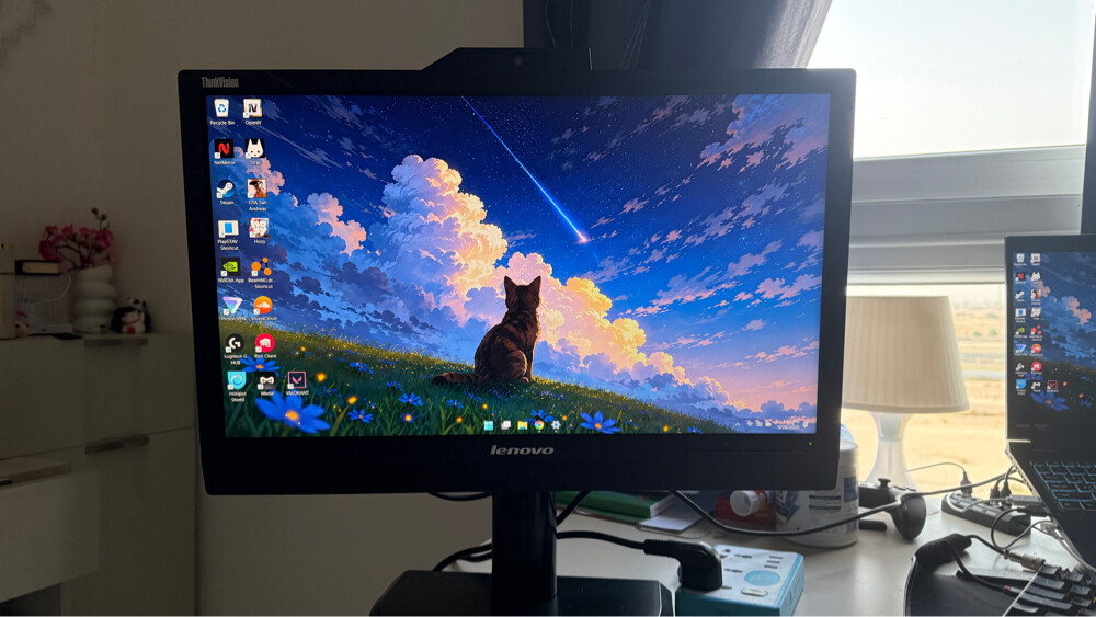 LENOVO MONTIOR FOR SALE URGENT - 1