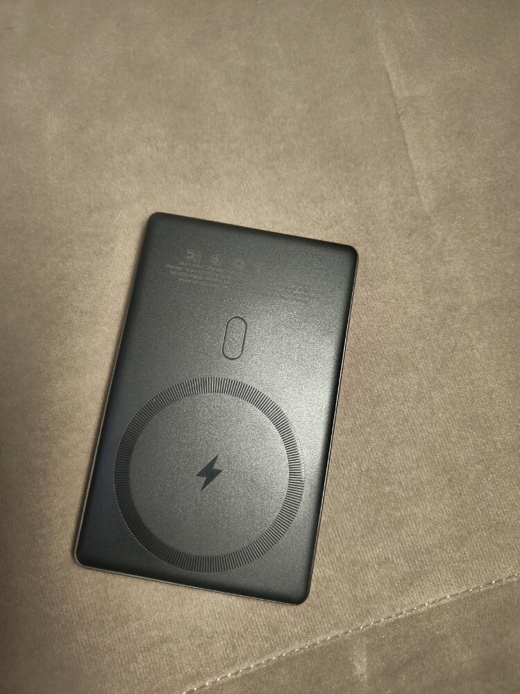 Mag-isafe wireless power bank - 2