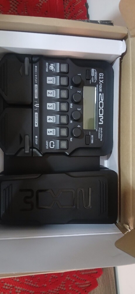 Zoom A1X four pedal for guitar/viol - 1