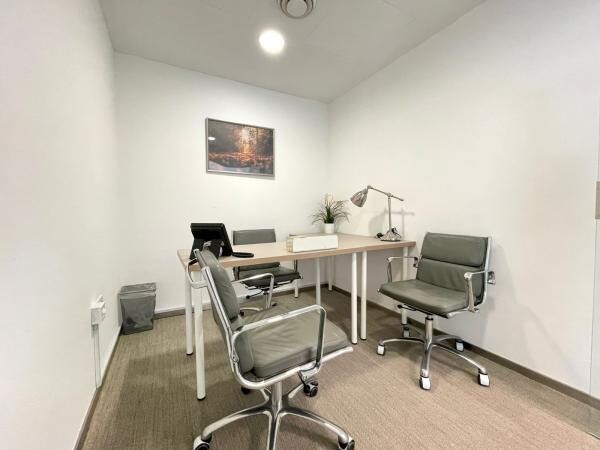 PREMIUM PRIVATE OFFICE FOR RENT - 2