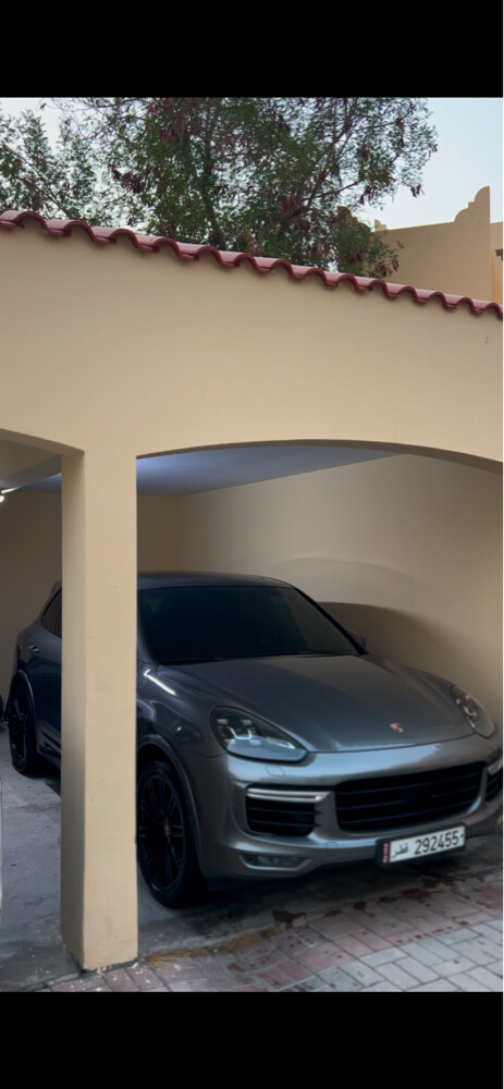 Porsche Cayenne Turbo Under Warrant - 4
