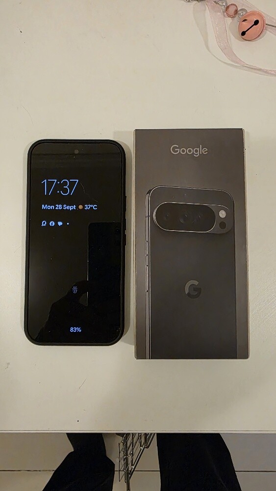 Google Pixel 10 XL - 1