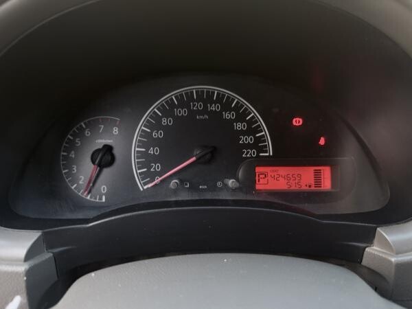 Nissan Sunny 2012 - 8