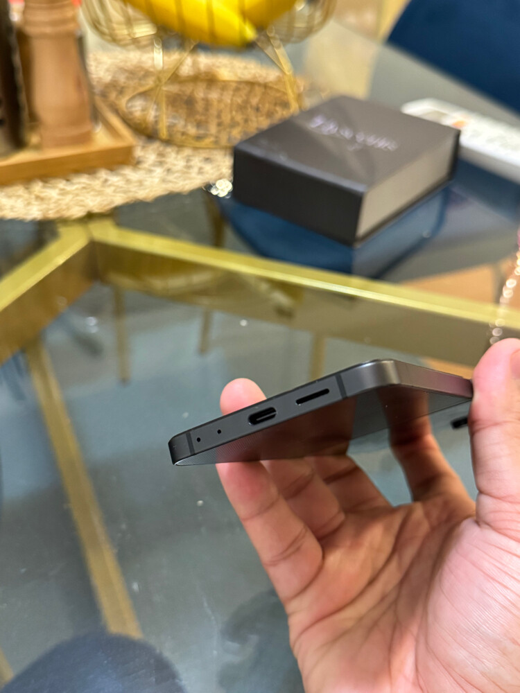 FOR SALE – Samsung Galaxy Z Flip 6 - 4