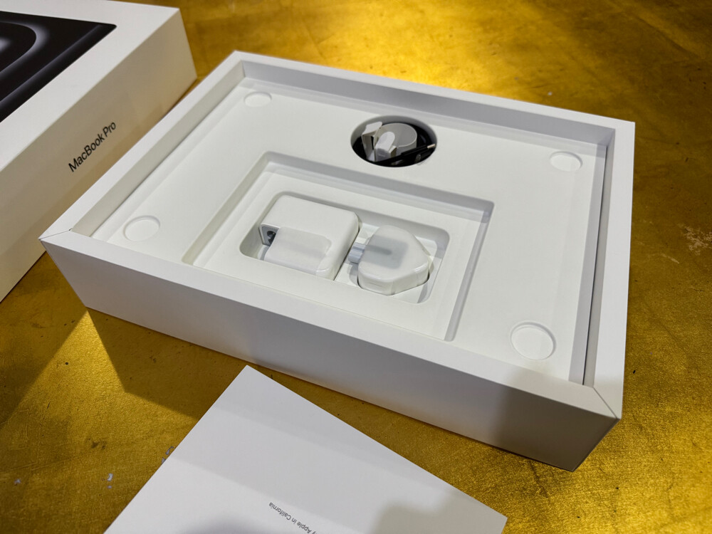 Apple MacBook Pro M5 - 5