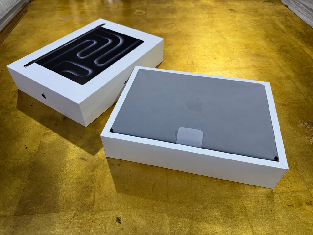 Apple MacBook Pro M5 - 1