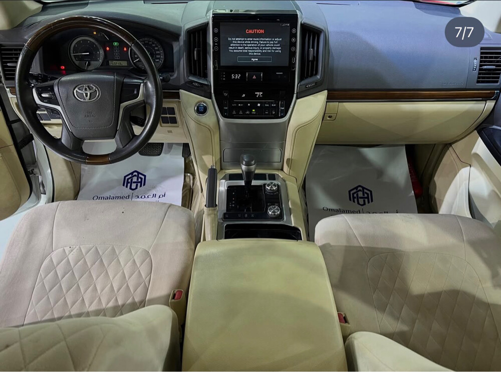 TOYOTA GXR V8 - 7