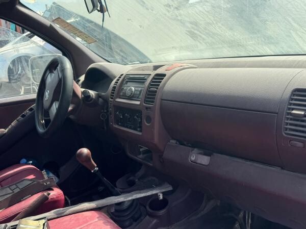 NISSAN NAVARA 2012 - 5
