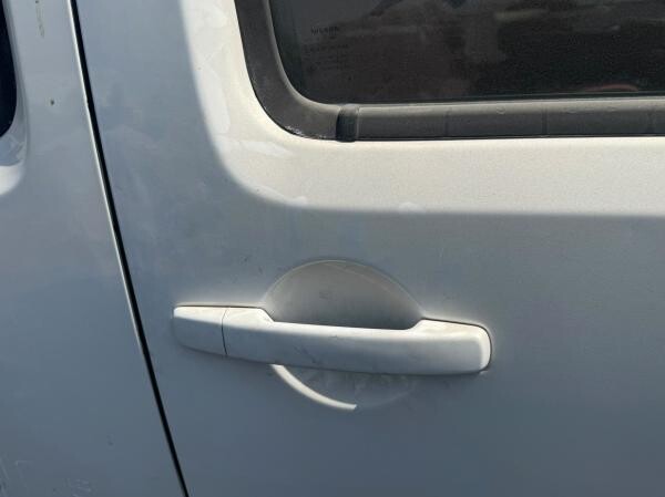 NISSAN NAVARA 2012 - 4