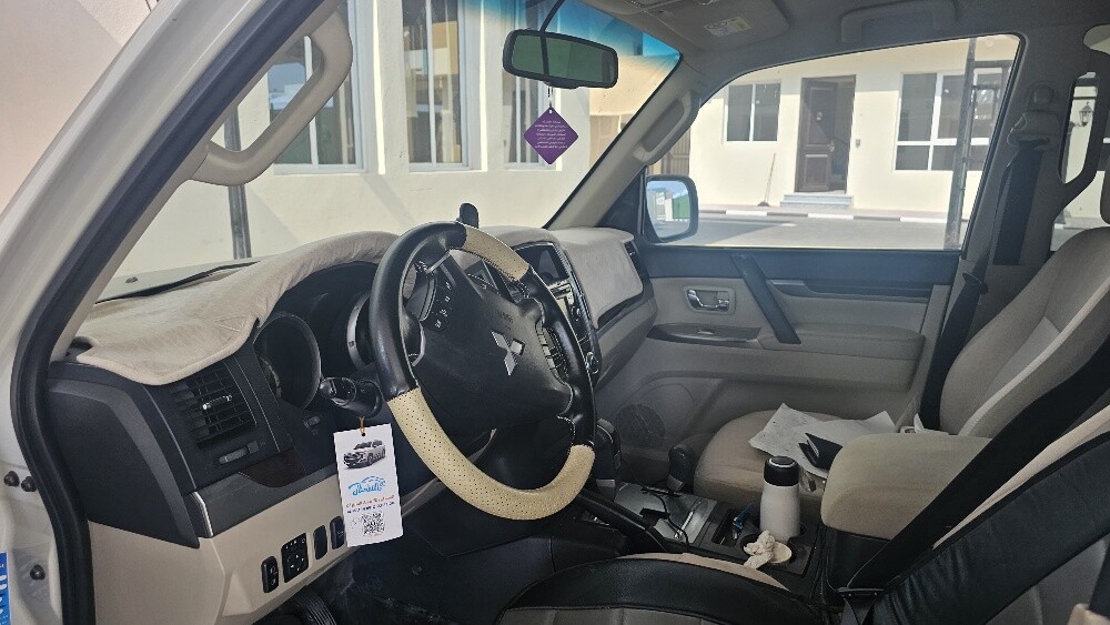 PAJERO  2017 URGENT  SALE - 4