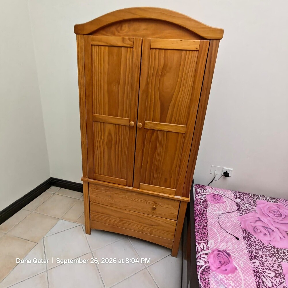 Winnie The Pooh Crib with Cupboard - 2