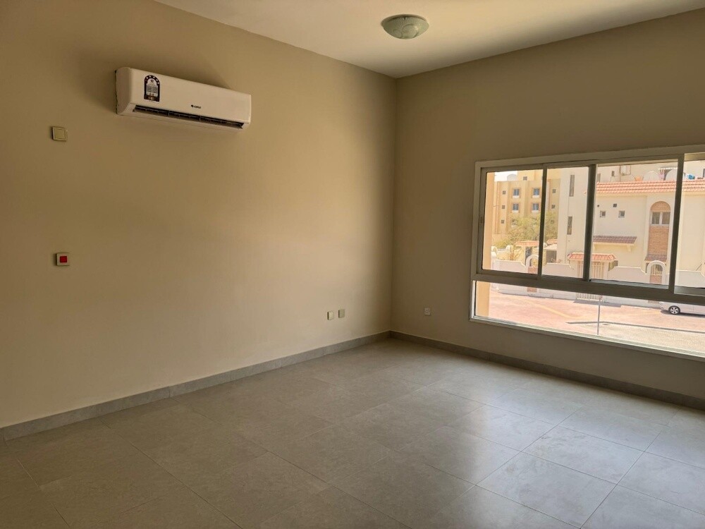 للايجار فيلا خدمي مدينة خليفة - 7