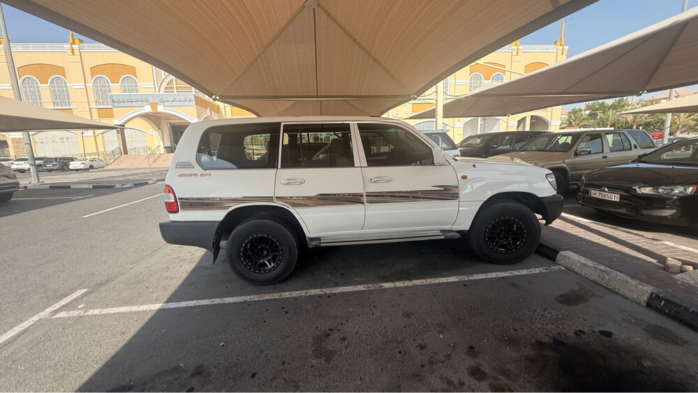 toyota land cruizer GX 2002 model - 2