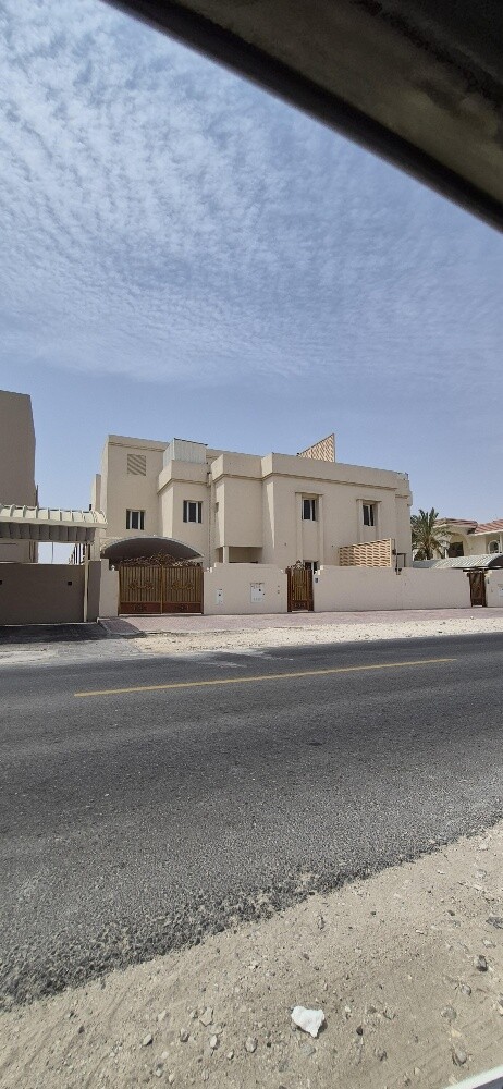 للايجار فيلا في الريان - 1