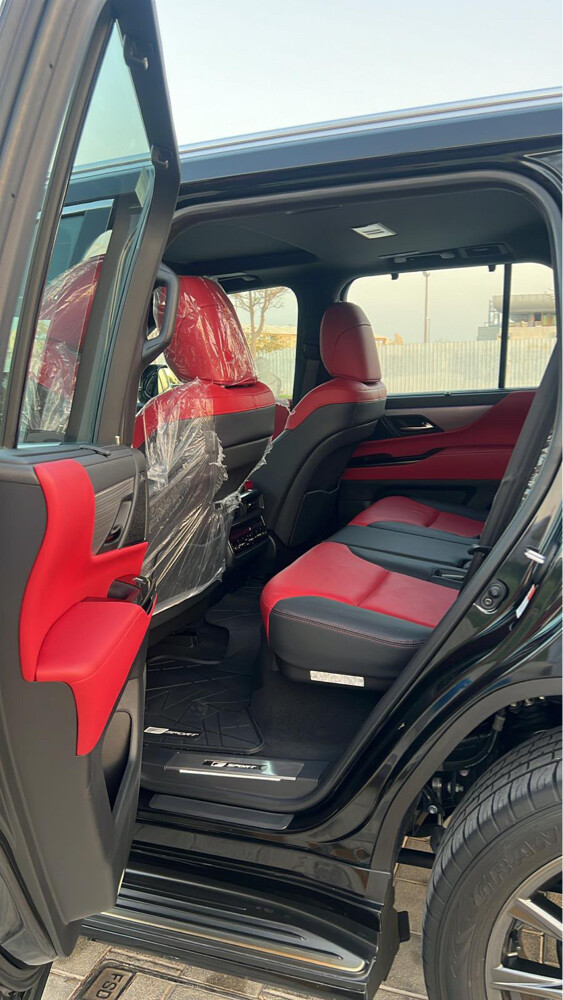 لكزس اف سبورت 2025 - 5
