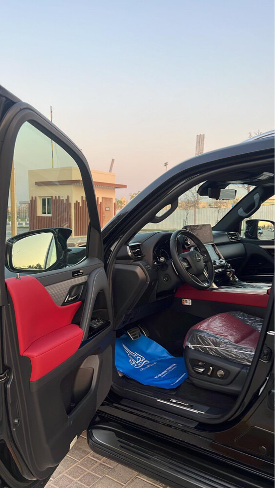 لكزس اف سبورت 2025 - 4