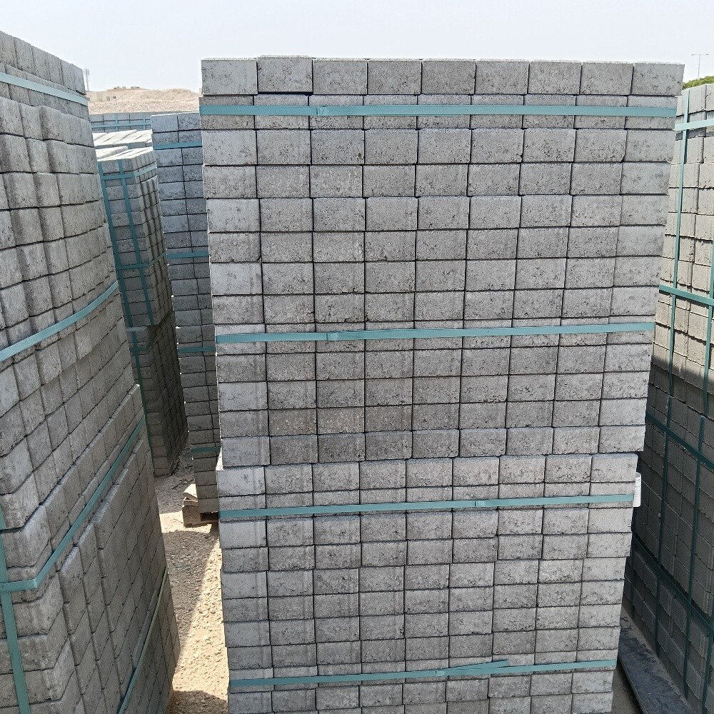 New grey interlocking pavers (6 cm - 4