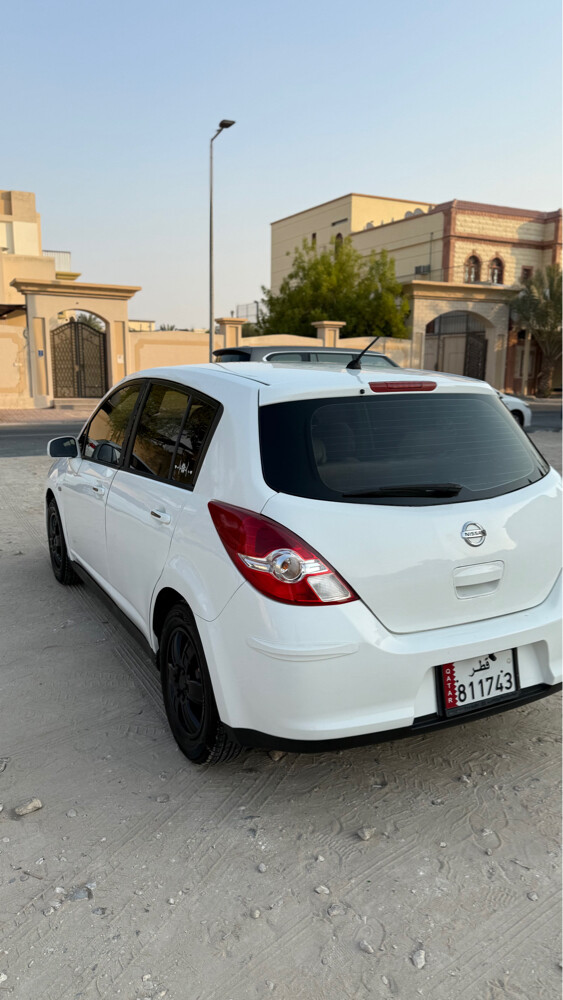 تيدا ١.٦ هاتشباك ٢٠١٠ - 9