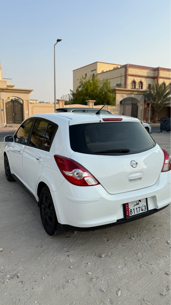 تيدا ١.٦ هاتشباك ٢٠١٠ - 4