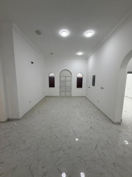 للإيجار فيلا بمعيذر - 13