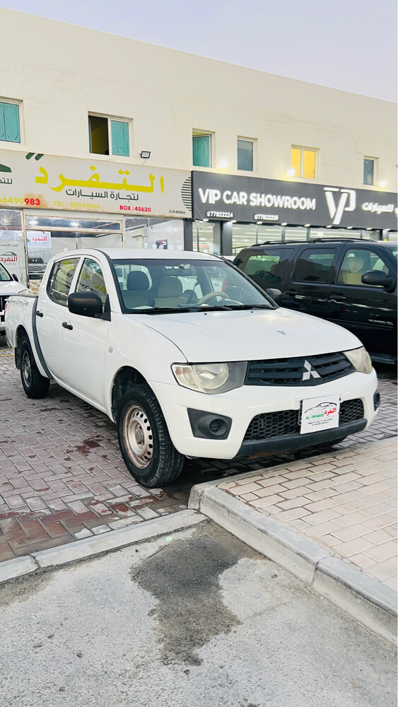 متسبيشي  ال 200 بحالة جيدة - 1