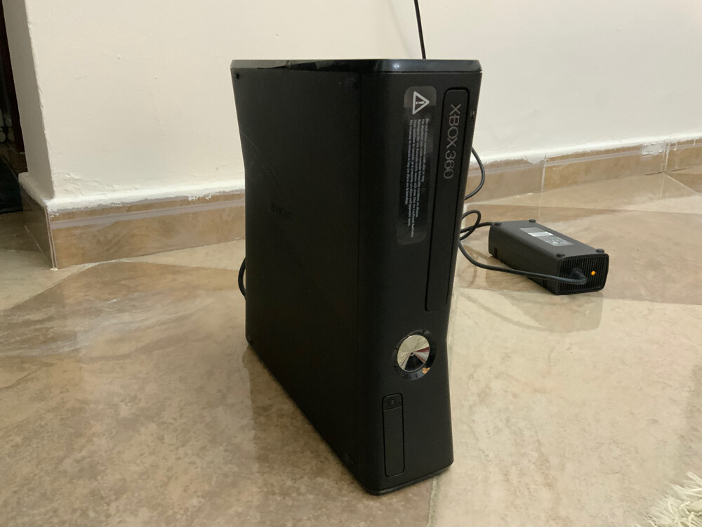 Xbox 360 S slim 4GB - 4