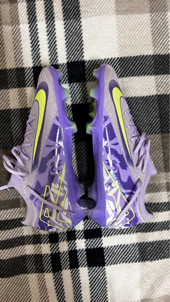 Nike football shoes original  - 2