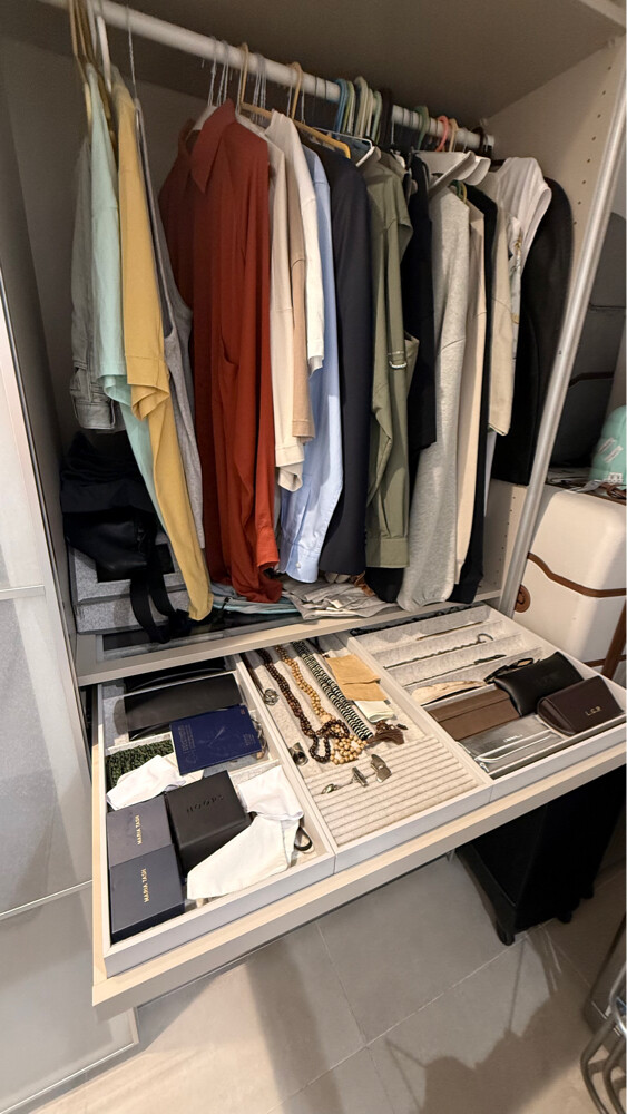 ikea closet 2m  - 1