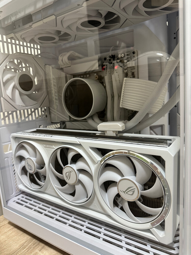 High-End PC (RTX 5090) - 5
