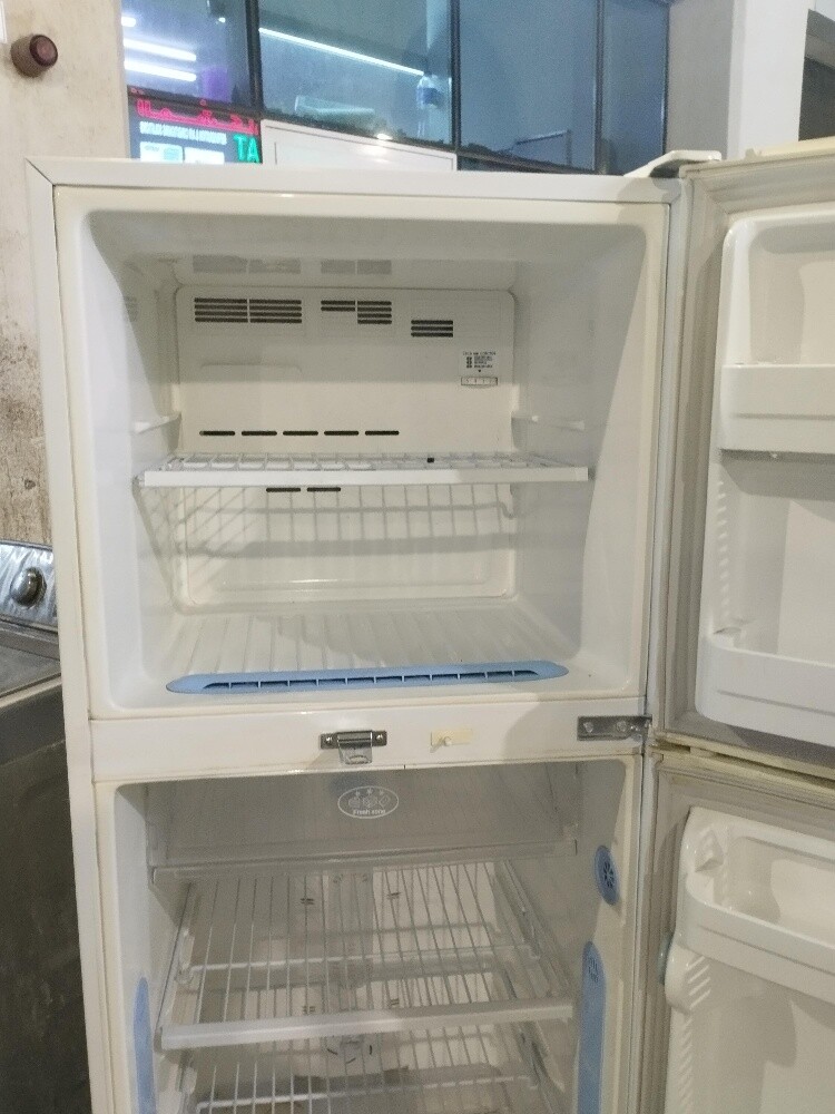 LG Fridge like new fridge Sale - 6