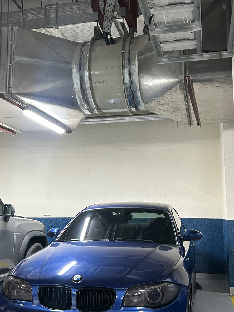 BMW 125I N52 Engine 6 cylinders. - 2