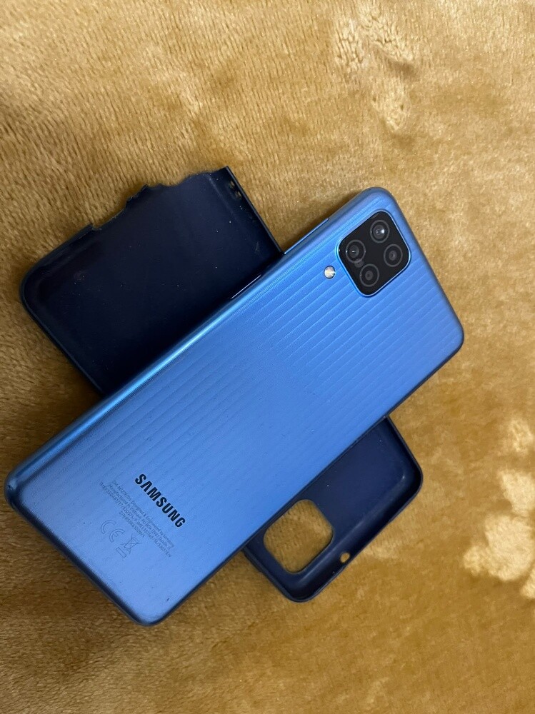 Samsung m12 - 4
