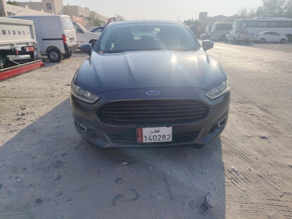 فورد فيوجن استعمال امرأه نظيف - 1