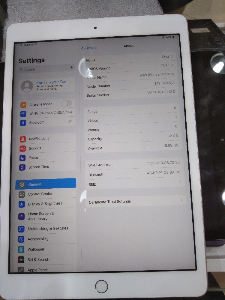 I pad 8 - 1