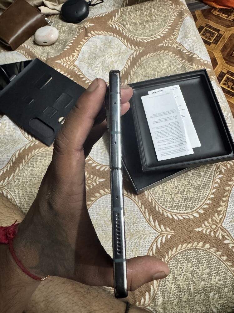 Samsung z fold 4 like new - 3