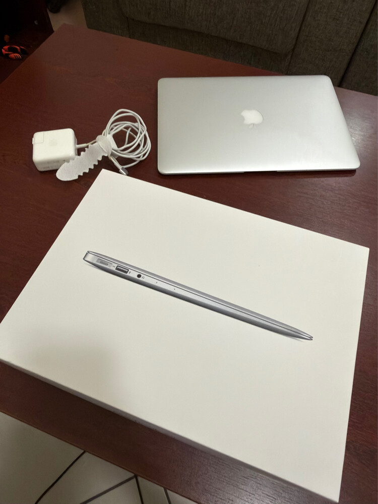 MacBook Air 13-inch - 5