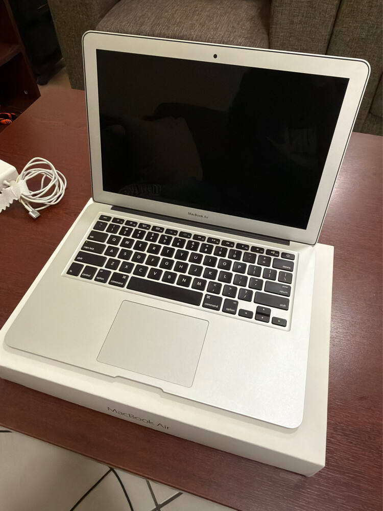 MacBook Air 13-inch - 6
